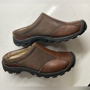 Keens Women’s Classic Brown Leather Slip-on Mules (clogs). Very Good Condition